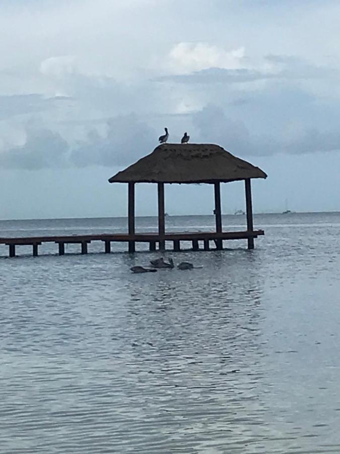 Front Beach Private Room With Shared Bathroom Cancun Luaran gambar