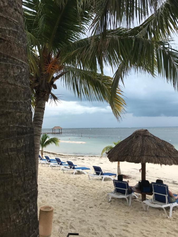 Front Beach Private Room With Shared Bathroom Cancun Luaran gambar