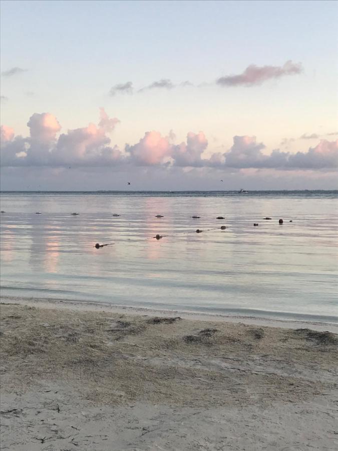 Front Beach Private Room With Shared Bathroom Cancun Luaran gambar