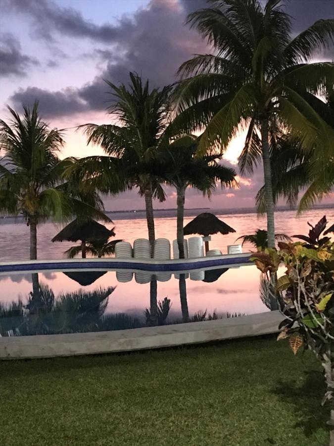 Front Beach Private Room With Shared Bathroom Cancun Luaran gambar