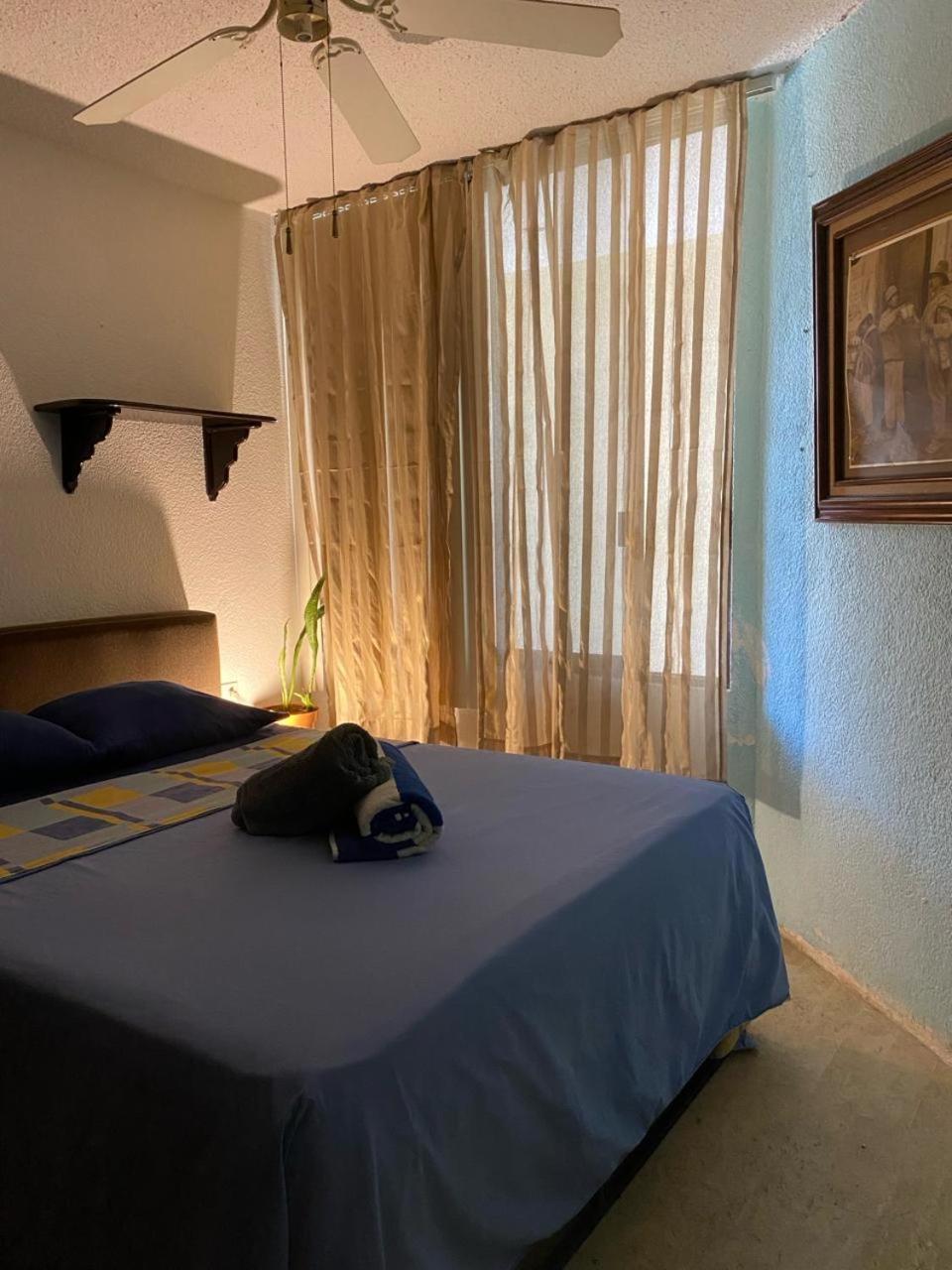 Front Beach Private Room With Shared Bathroom Cancun Luaran gambar