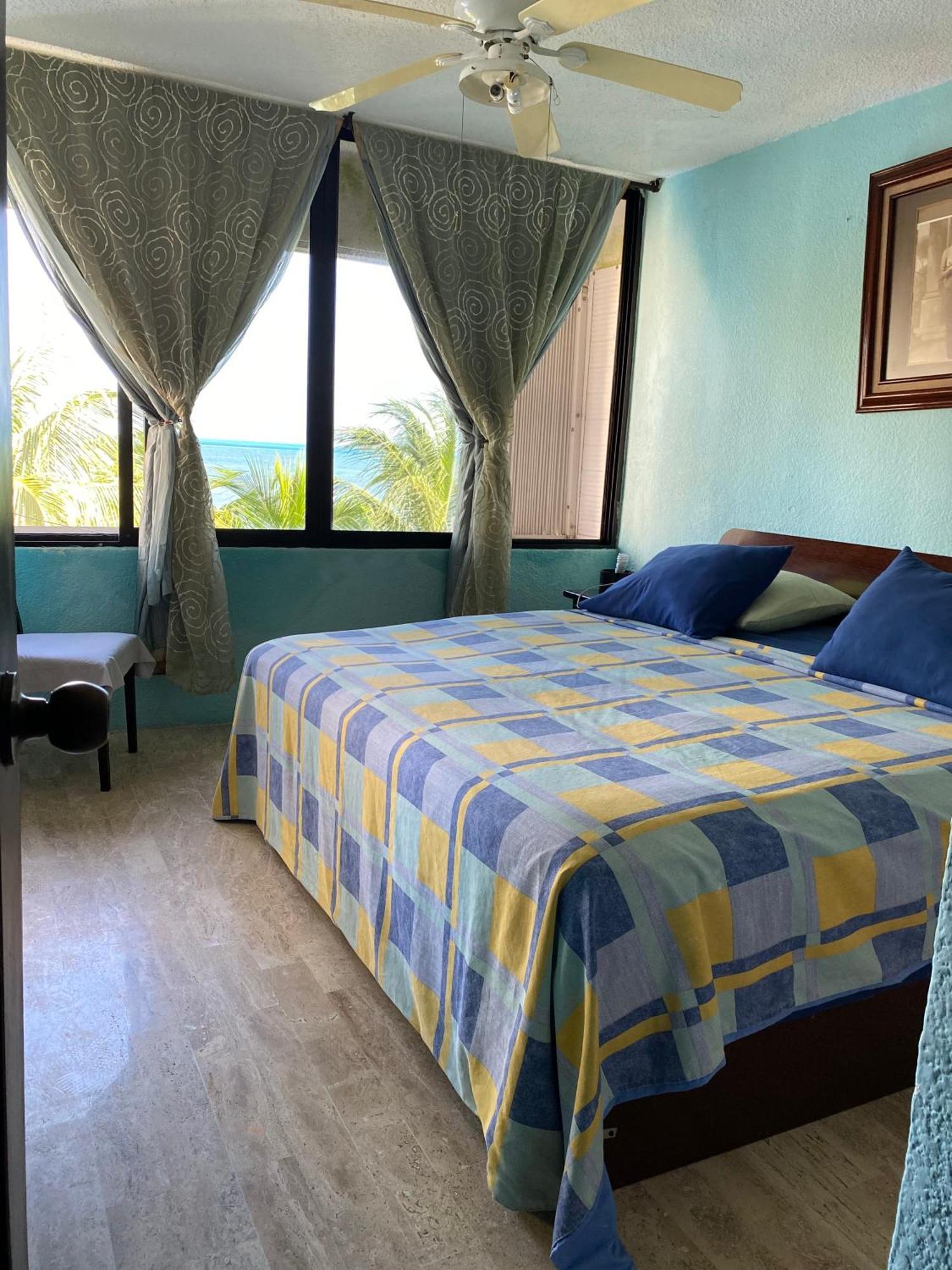 Front Beach Private Room With Shared Bathroom Cancun Luaran gambar