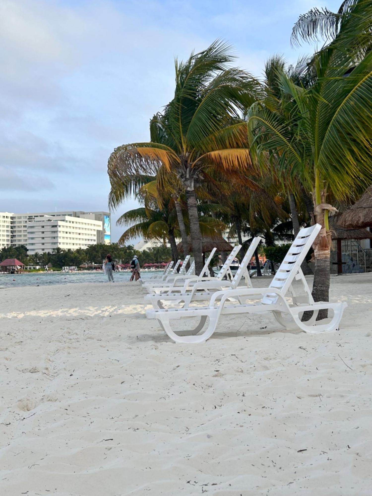 Front Beach Private Room With Shared Bathroom Cancun Luaran gambar