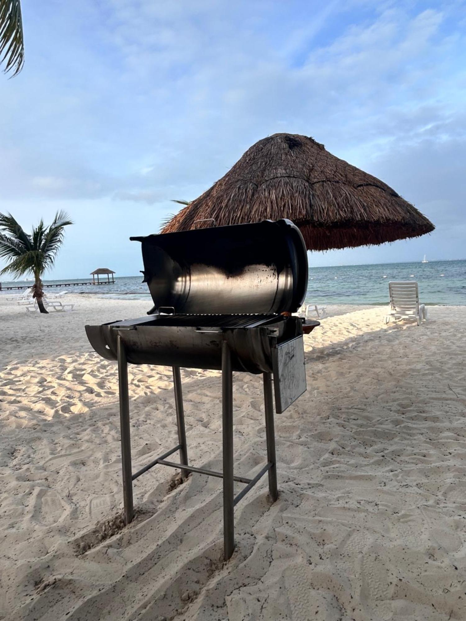 Front Beach Private Room With Shared Bathroom Cancun Luaran gambar