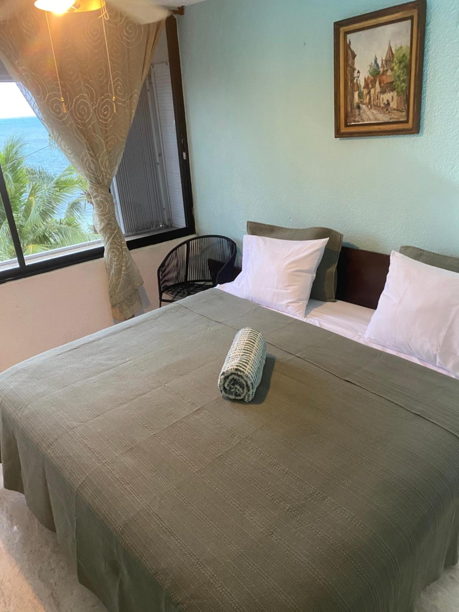 Front Beach Private Room With Shared Bathroom Cancun Luaran gambar