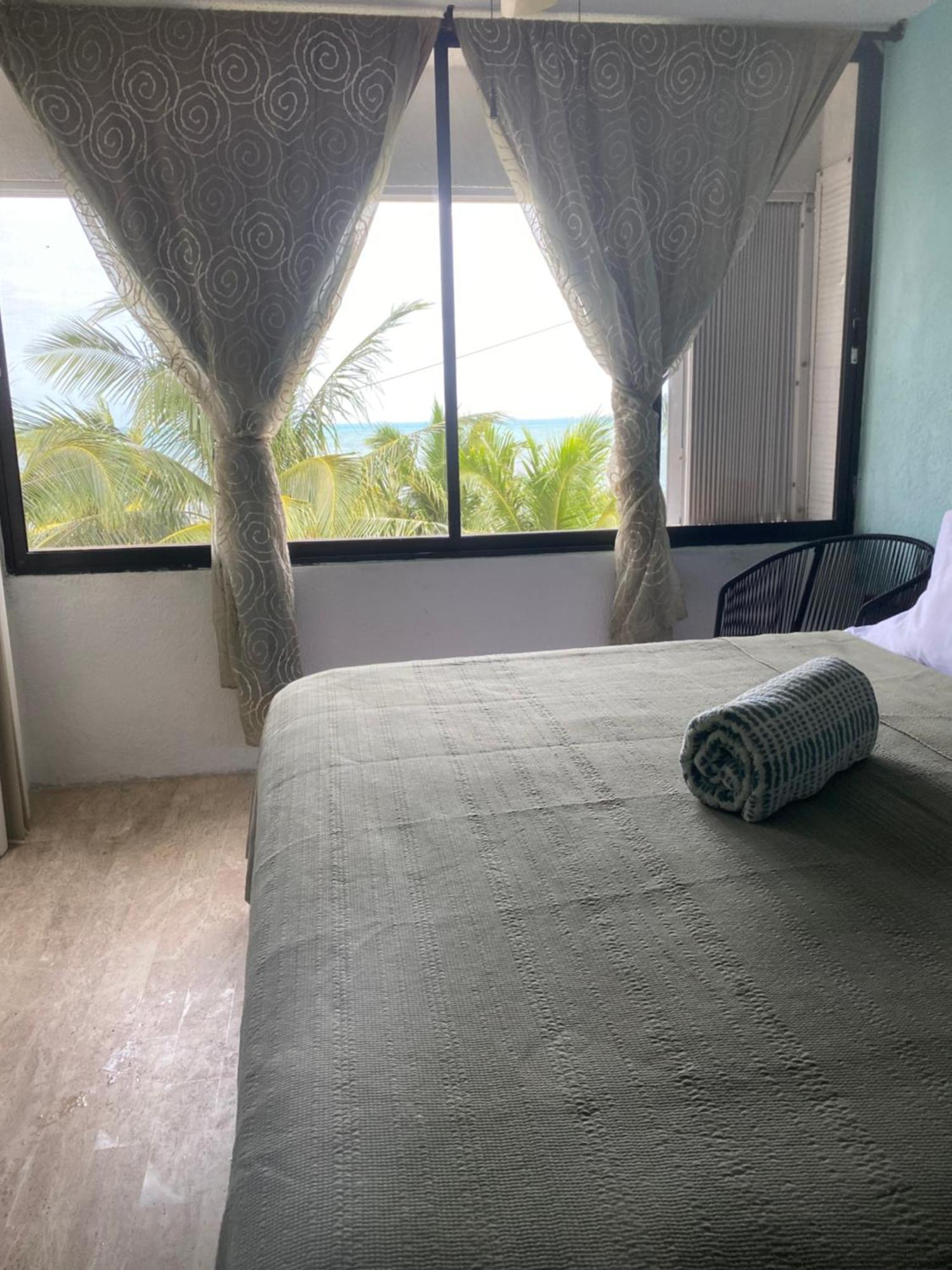 Front Beach Private Room With Shared Bathroom Cancun Luaran gambar
