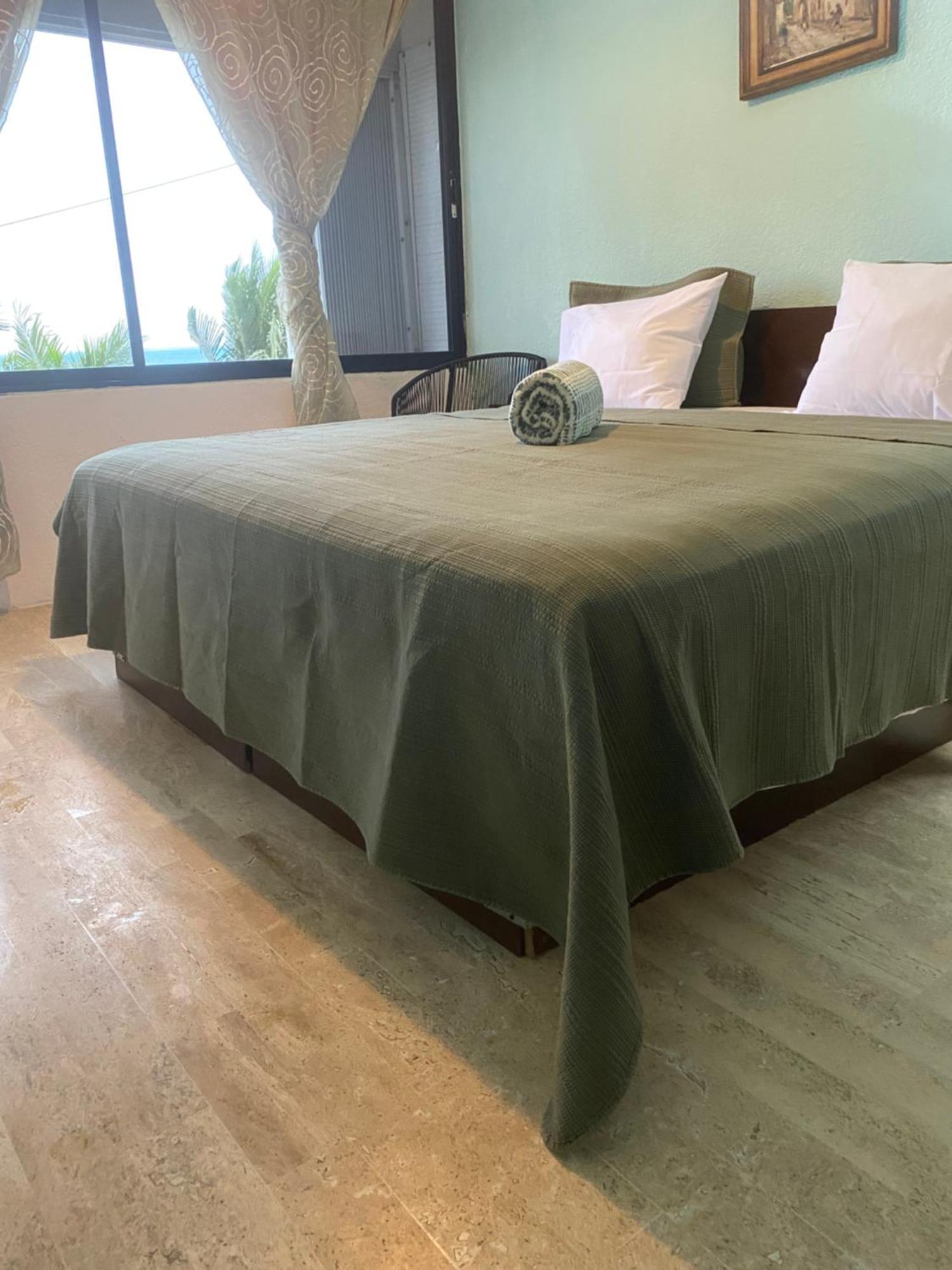 Front Beach Private Room With Shared Bathroom Cancun Luaran gambar