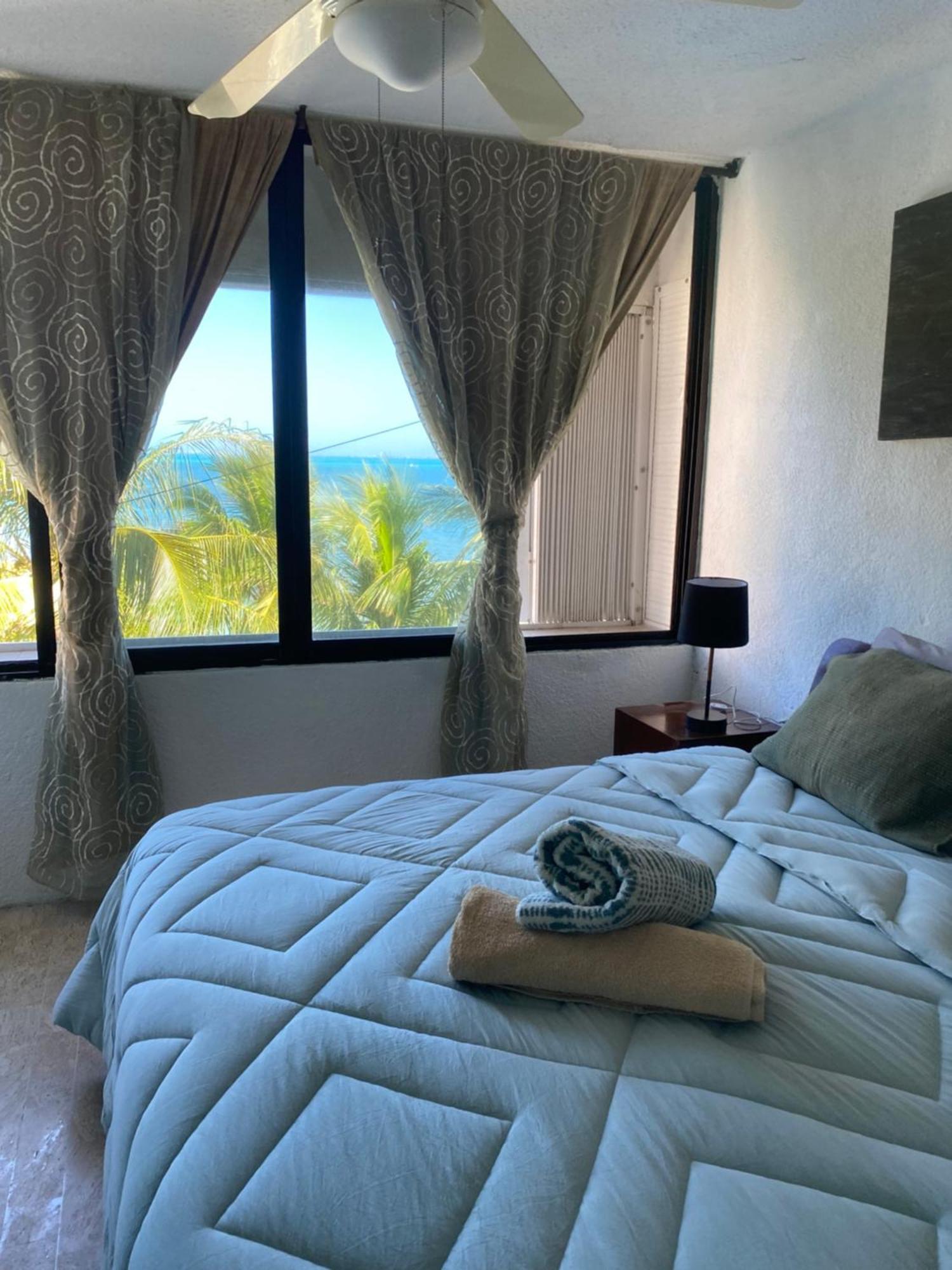 Front Beach Private Room With Shared Bathroom Cancun Luaran gambar