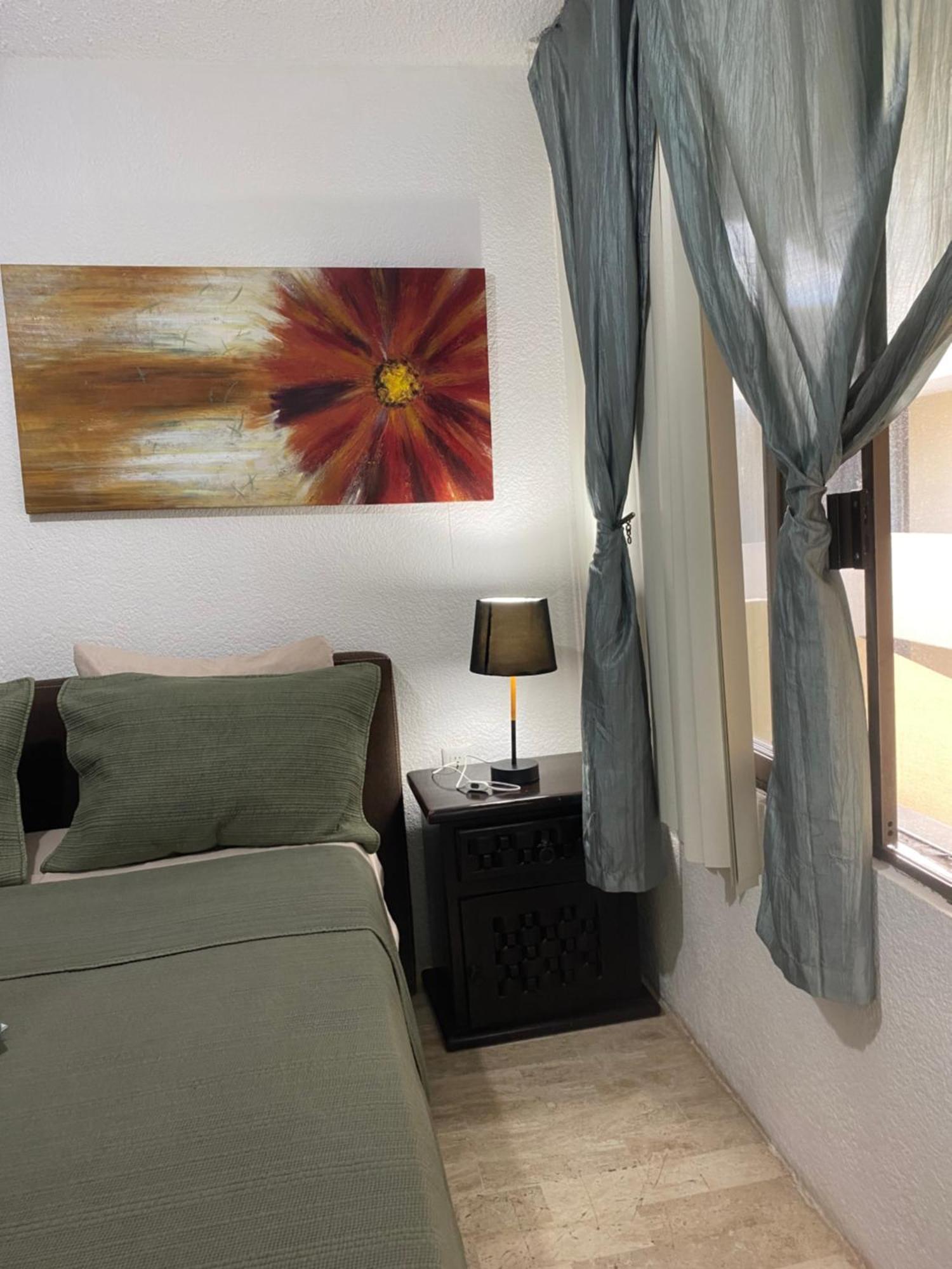 Front Beach Private Room With Shared Bathroom Cancun Luaran gambar