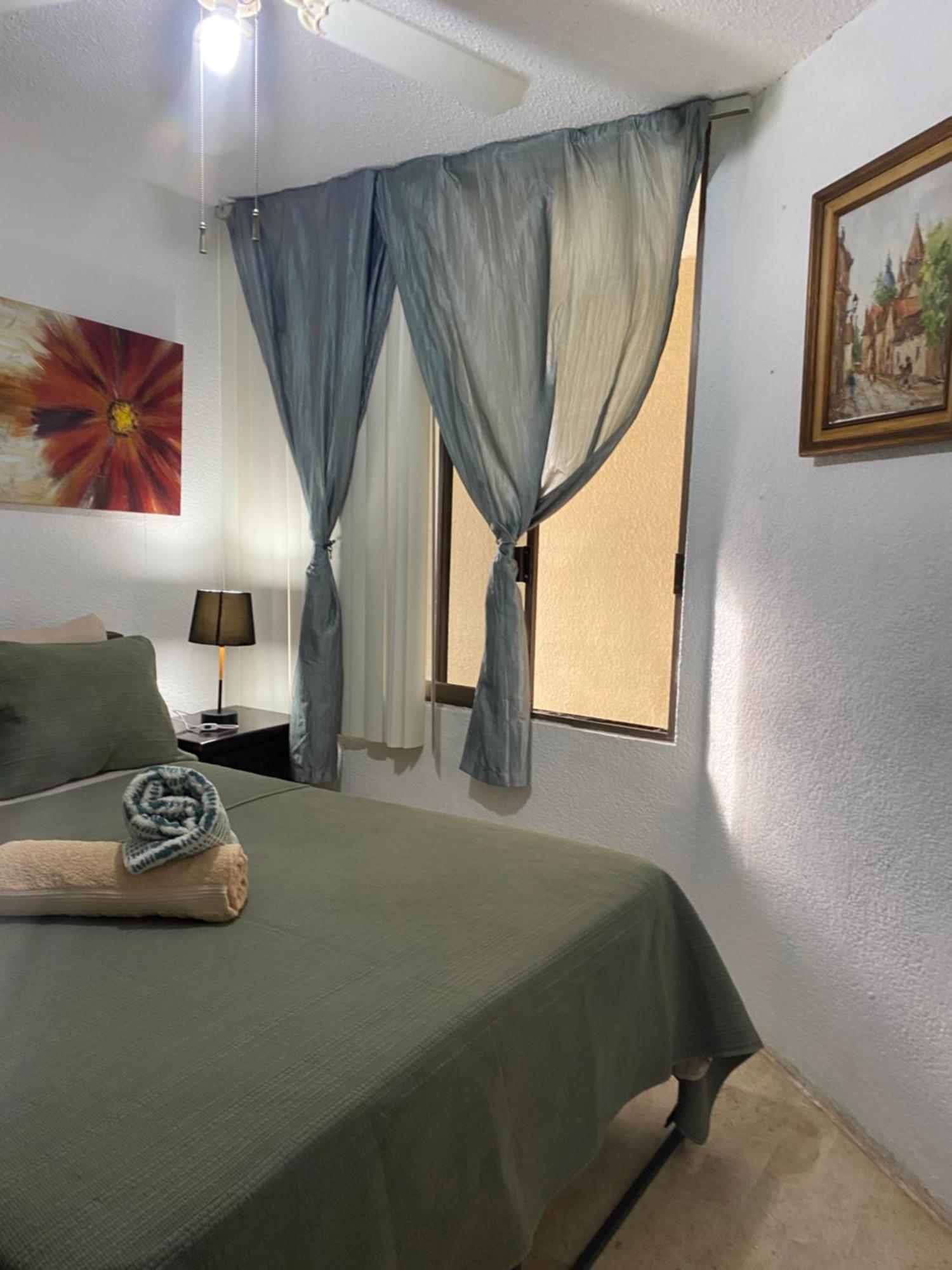 Front Beach Private Room With Shared Bathroom Cancun Luaran gambar