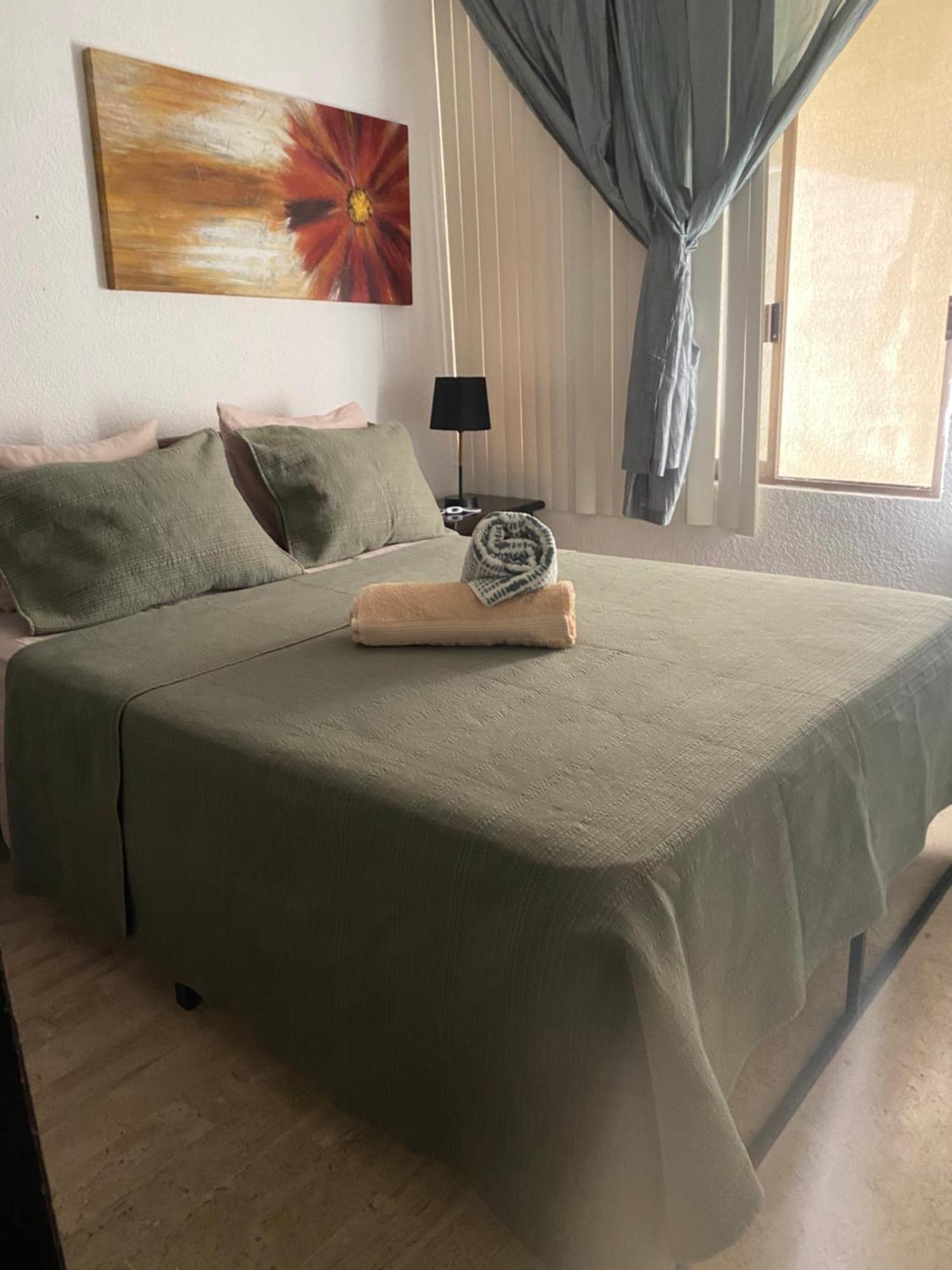 Front Beach Private Room With Shared Bathroom Cancun Luaran gambar