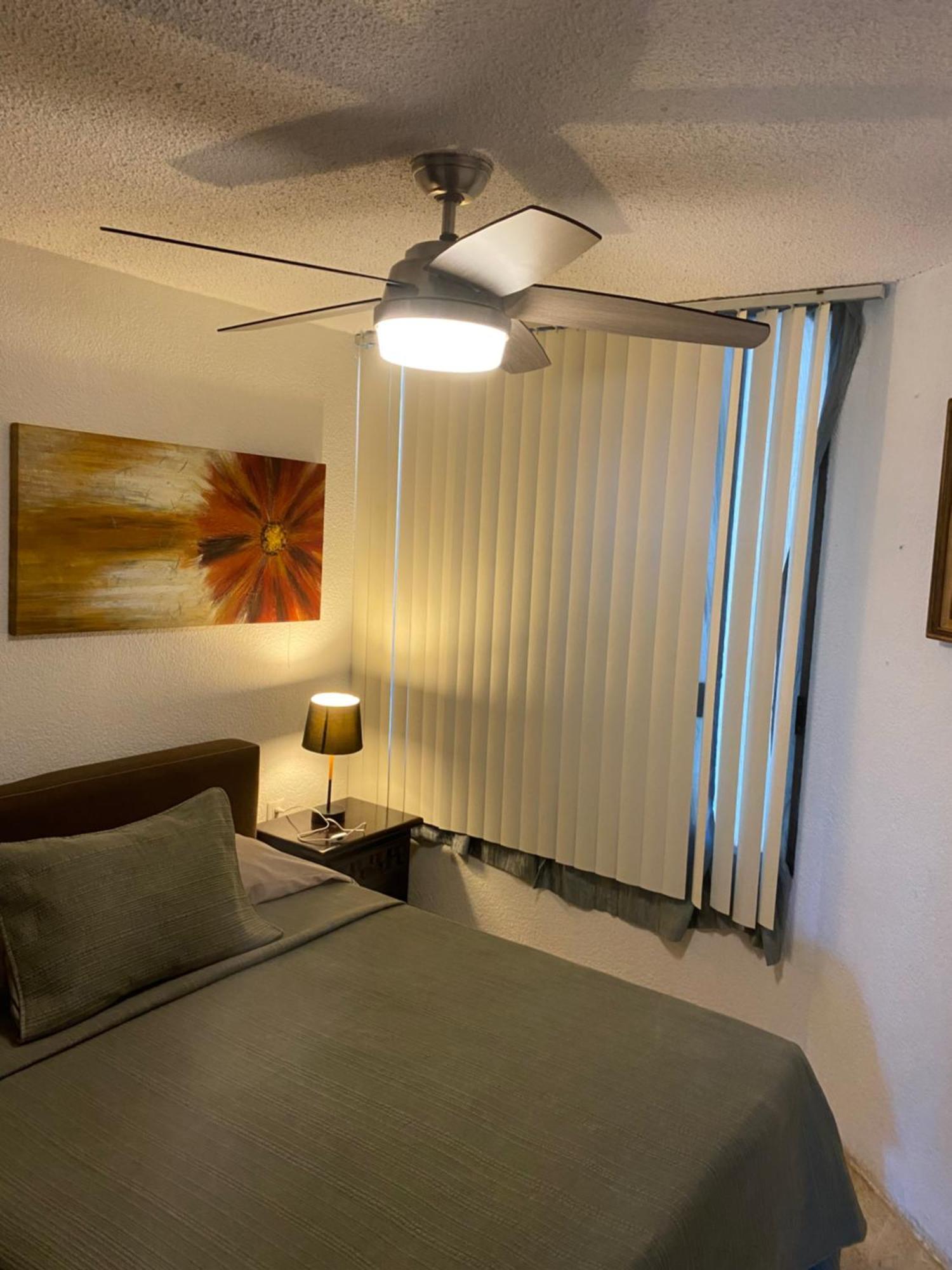 Front Beach Private Room With Shared Bathroom Cancun Luaran gambar